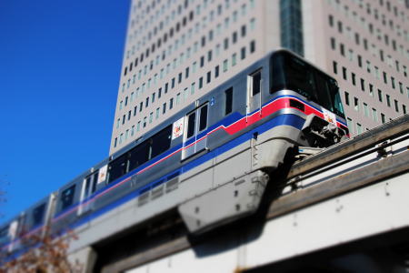 大阪モノレール1000形 千里中央駅