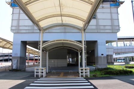 大阪空港駅下部入り口