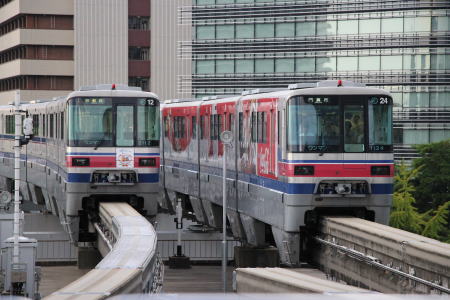 千里中央まで乗り入れる大阪モノレール彩都線車両