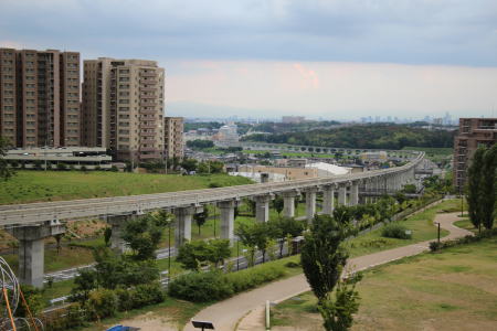 大阪モノレール彩都西駅周辺の風景