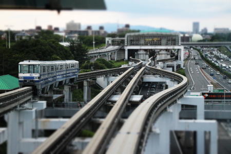 大阪モノレール彩都線万博記念公園駅