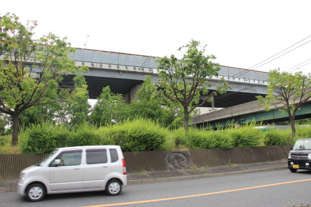 近鉄奈良線旧高架区間と府道2号線の交点