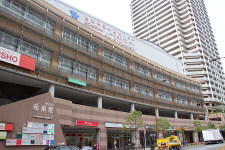 若江岩田駅の駅前