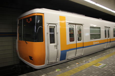 大阪モノレール荒本駅では、近鉄けいはんな線と接続する。