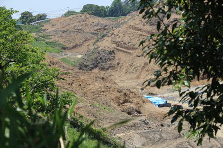 大阪モノレール山手台車庫進入口は地下方式が採用される。