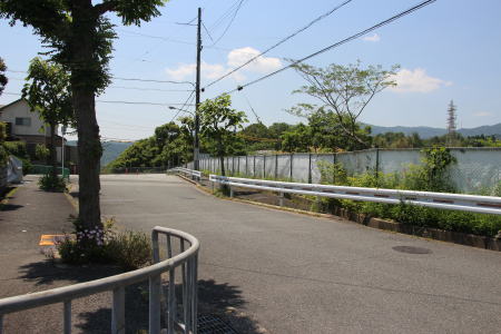 茨木サニータウンより大阪モノレール山手台車庫側を撮影