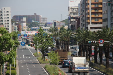 中央環状線を只管進むと、やがてモノレール路線に到着する