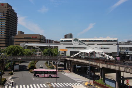 多摩モノレール 多摩センター駅外観