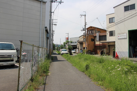 府道2号との合流地点より東大阪市道路を見る