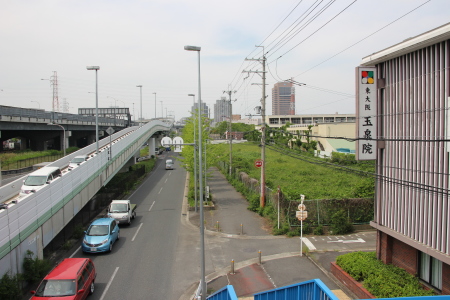 歩道橋上より大阪モノレール荒本駅方向を見る