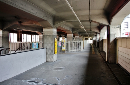 久宝寺口駅の中間フロア 駐輪場