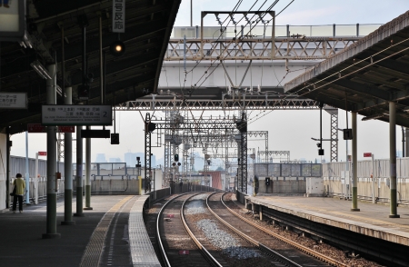 久宝寺口駅より見る大阪モノレールとの交点部分