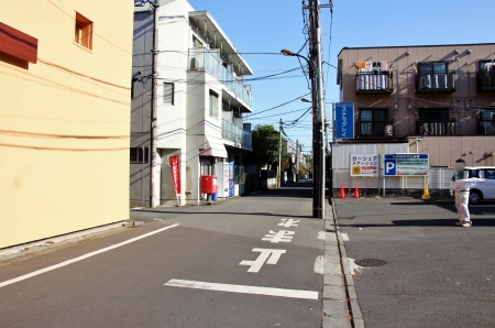 原町田5丁目付近より多摩モノレール芹が谷公園駅を目指す