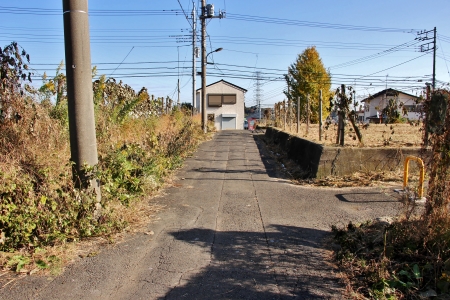 都営跡地を縫うように設置される遊歩道