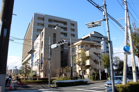 町田市民病院外観