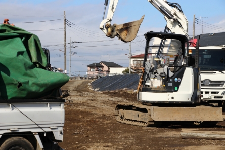 木曽団地南交差点付近まで続く工事区画