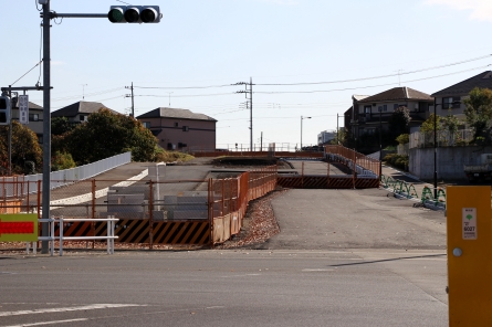 旭町陸橋方向を見る