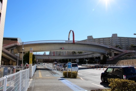 多摩都市モノレール八王子延伸ルート輪舞歩道橋