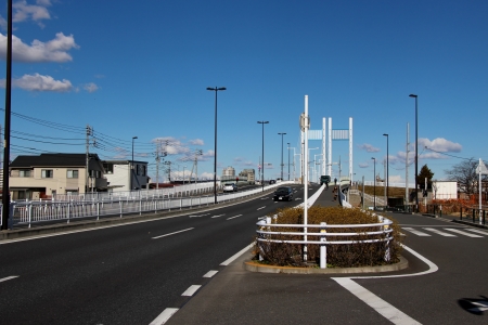 南武線南多摩駅よりモノレールルート是政橋を見る