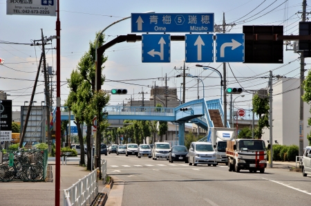 立川都市計画道路3・2・4 号新青梅街道線の様子