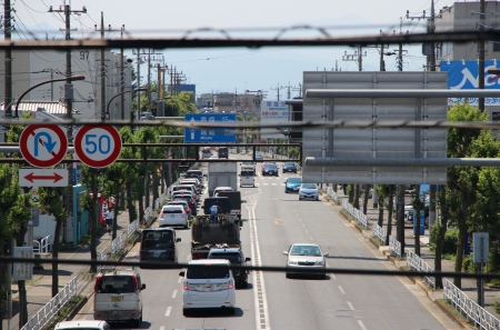 多摩モノレール延伸ルートとなる拡幅工事中の新青梅街道