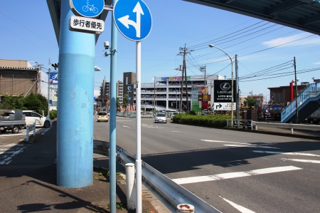 立野歩道橋下部から見た多摩モノレール延伸ルート