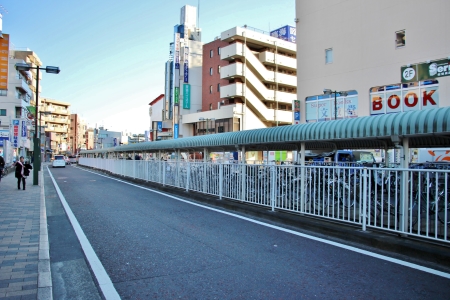 小田急モノレール駅舎跡地に整備された駐輪場