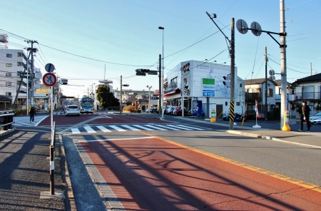 本村橋交差点外観