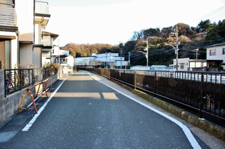 向ヶ丘遊園モノレール廃線跡の道路