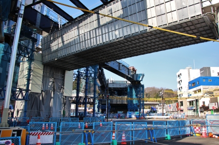 金沢シーサイドライン新駅国道交点付近の様子