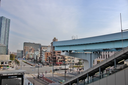 勝どき側より見たゆりかもめ豊洲駅軌道末端部