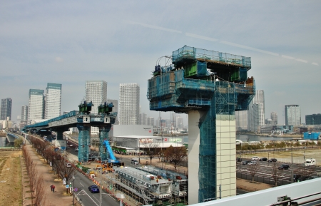 建設工事が進む首都高速晴海線