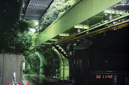 上野動物園モノレール軌道桁 西園駅付近
