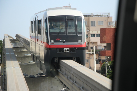 首里駅を出たゆいレール