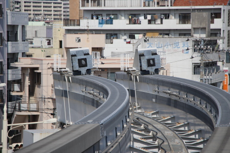 首里駅先の車止め 拡大