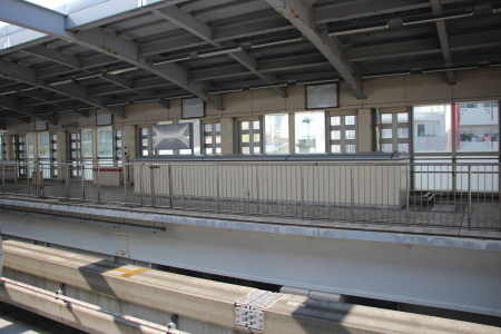 てだこ浦西への延伸を待つ首里駅1番線ホーム