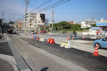 経塚駅方面 道路拡張工事の様子