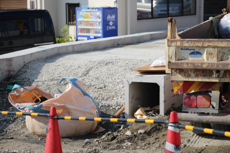 拡張工事の進む道路