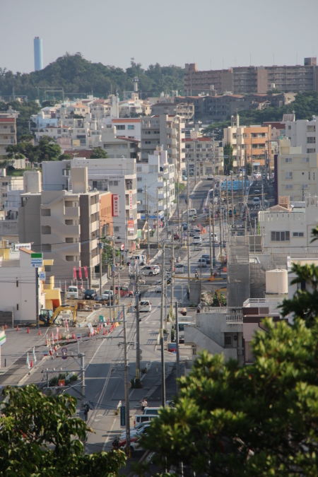 石嶺駅方面を望む
